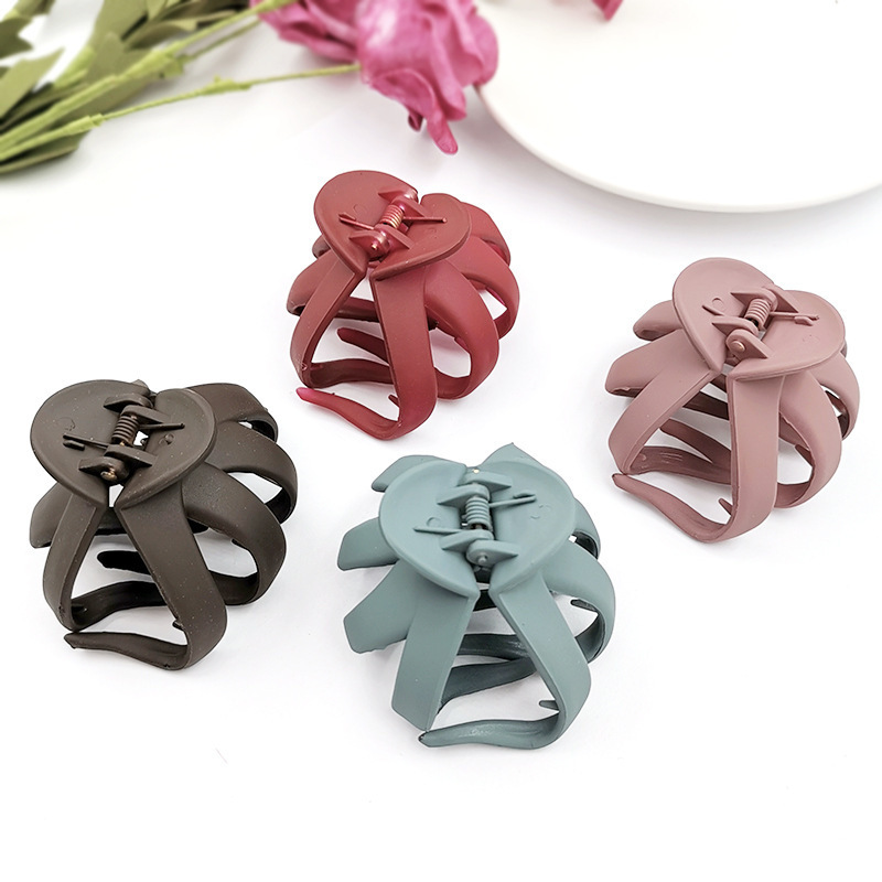 Solid Color Hair Claw Geometric Hollowing Simple Matte Crab Clamp for Women Girls Large Size Hair Clips Hair Accessories 220701