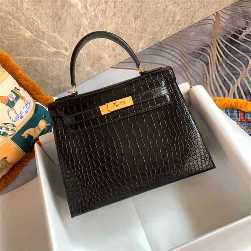 Purse 2022 autumn winter crocodile pattern bag advanced leather women's versatile large capacity portable messenger OutletE9AQ, Black / 22cm
Purse 2022 autumn winter crocodile pattern bag advanced leather women's versatile large capacity portable messenger OutletE9AQ, Black / 22cm