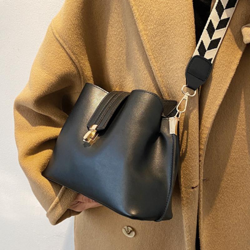 Evening Bags Women's Bag Wide Straps Fashion PU Leather Bucket Crossbody For Lady 2022 Luxury Designer Shoulder Handbags PursesEvening
Evening Bags Women's Bag Wide Straps Fashion PU Leather Bucket Crossbody For Lady 2022 Luxury Designer Shoulder Handbags PursesEvening