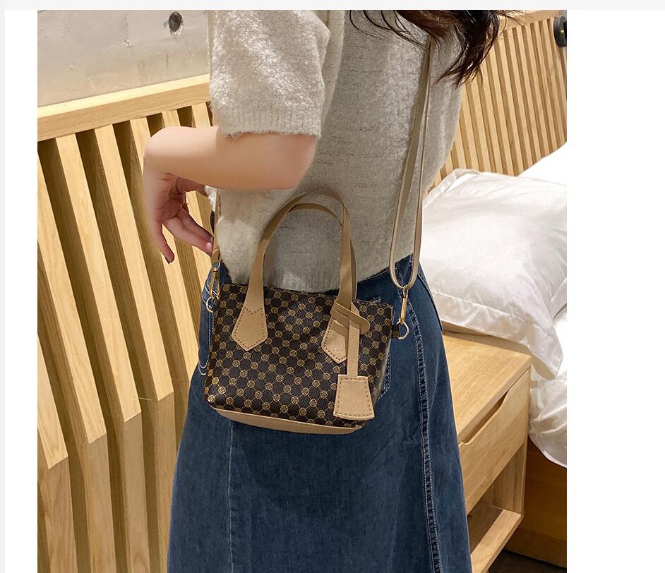 DA788 Womens designer handbag luxury should bag fashion tote purse wallet crossbody bags backpack Small chain Purses Free shopping, Customize
DA788 Womens designer handbag luxury should bag fashion tote purse wallet crossbody bags backpack Small chain Purses Free shopping, Customize