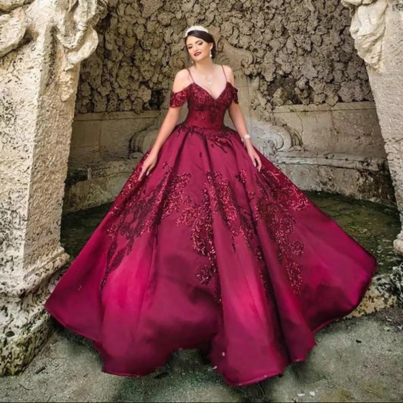 Burgundy Quinceanera Dresses Sweet 16 Spaghetti Straps Off The Shoulder Princess Party Ball Gown Lace Appliques Satin Vestidos De XV 15 Anos