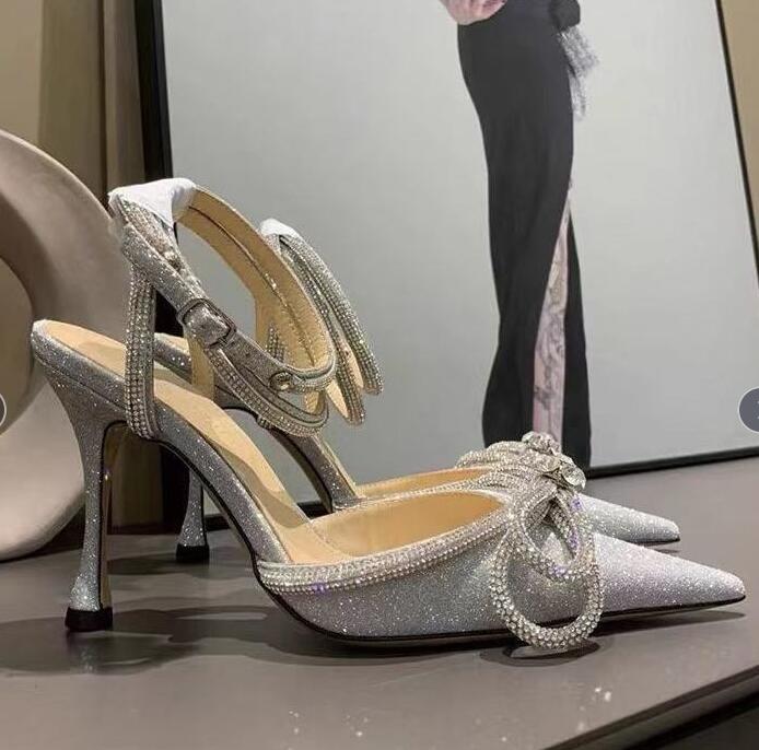 Fashion Women Dress shoes classic Top Quality Real Leather shoe Ladies casual comfortable designer female leisure flowers sandals C423605667
Fashion Women Dress shoes classic Top Quality Real Leather shoe Ladies casual comfortable designer female leisure flowers sandals C423605667