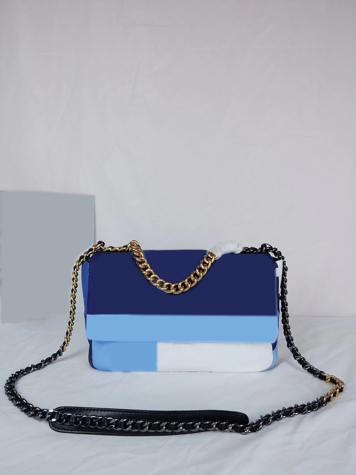 2022 luxury shoulder bag cross-body tote bag casual fashion essential bag 5902, 2#5902
2022 luxury shoulder bag cross-body tote bag casual fashion essential bag 5902, 2#5902