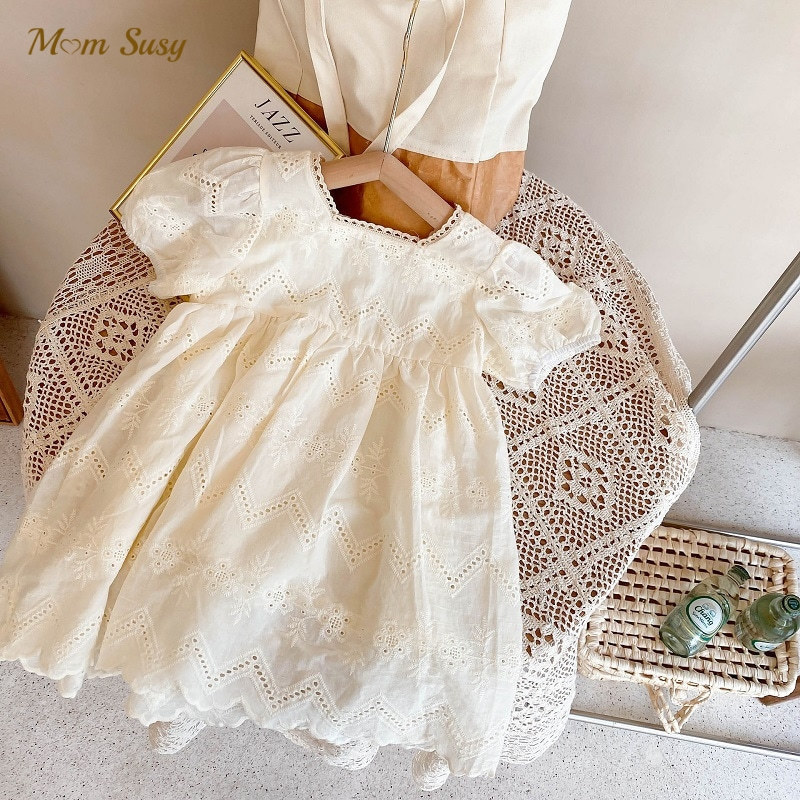 Fashion Girl Princess Lace Dress Summer Toddler Child Vintage Vestido Short Sleeve Party Wedding Birthday Baby Clothes 210Y 220614, Beige
Fashion Girl Princess Lace Dress Summer Toddler Child Vintage Vestido Short Sleeve Party Wedding Birthday Baby Clothes 210Y 220614, Beige