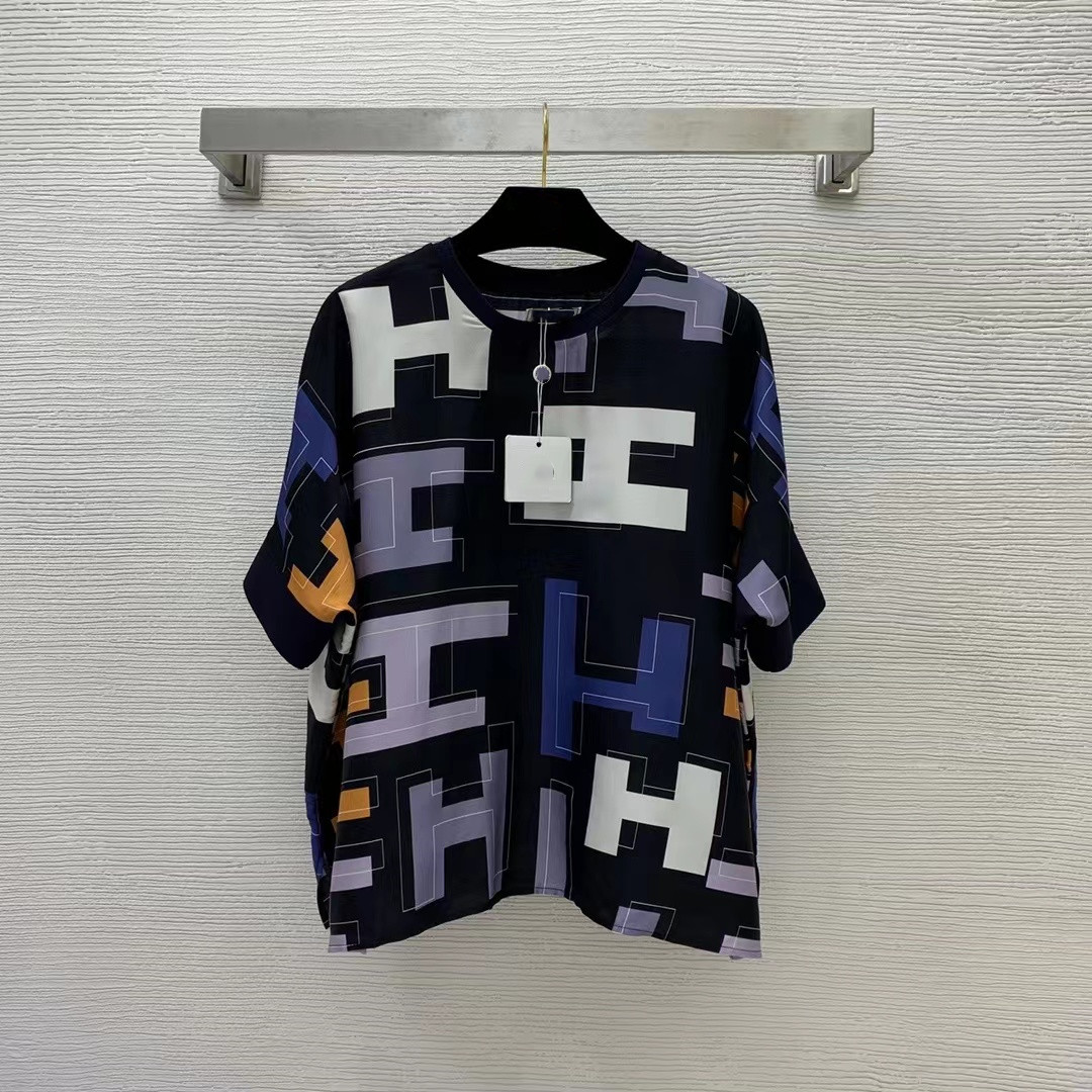 Milan Runway Tops 2022 Spring Summer O Neck Short Sleeve Print Designer Tees Brand Same Style T-Shirt 0506-5, Black
Milan Runway Tops 2022 Spring Summer O Neck Short Sleeve Print Designer Tees Brand Same Style T-Shirt 0506-5, Black