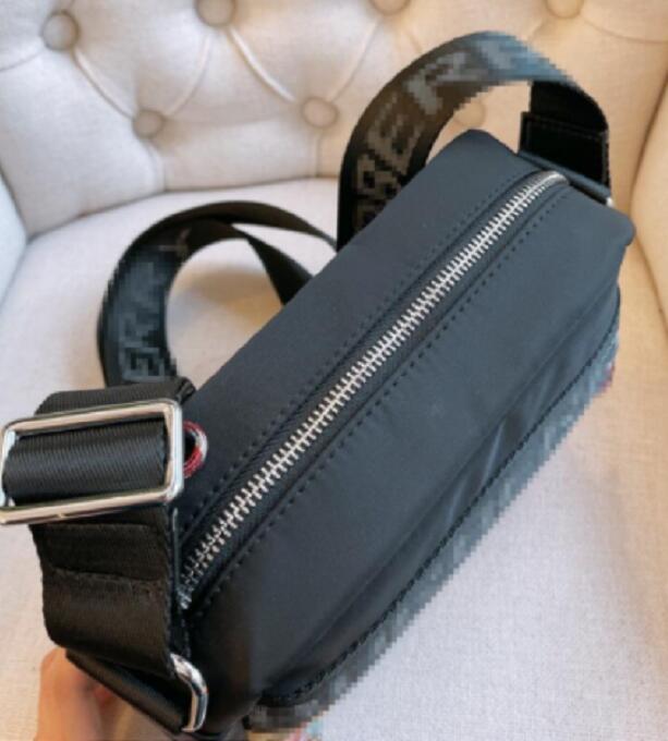 2021 latest classic chest bag men handbag coin purse canvas camera bag size 23cm, Black
2021 latest classic chest bag men handbag coin purse canvas camera bag size 23cm, Black