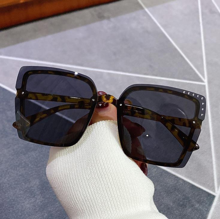 Sunglasses Vintage Oversized Square Women Retro Brand Design Rectangular Thick Frame Leopard Chic Sun Glasses Shades Men, White;black
Sunglasses Vintage Oversized Square Women Retro Brand Design Rectangular Thick Frame Leopard Chic Sun Glasses Shades Men, White;black