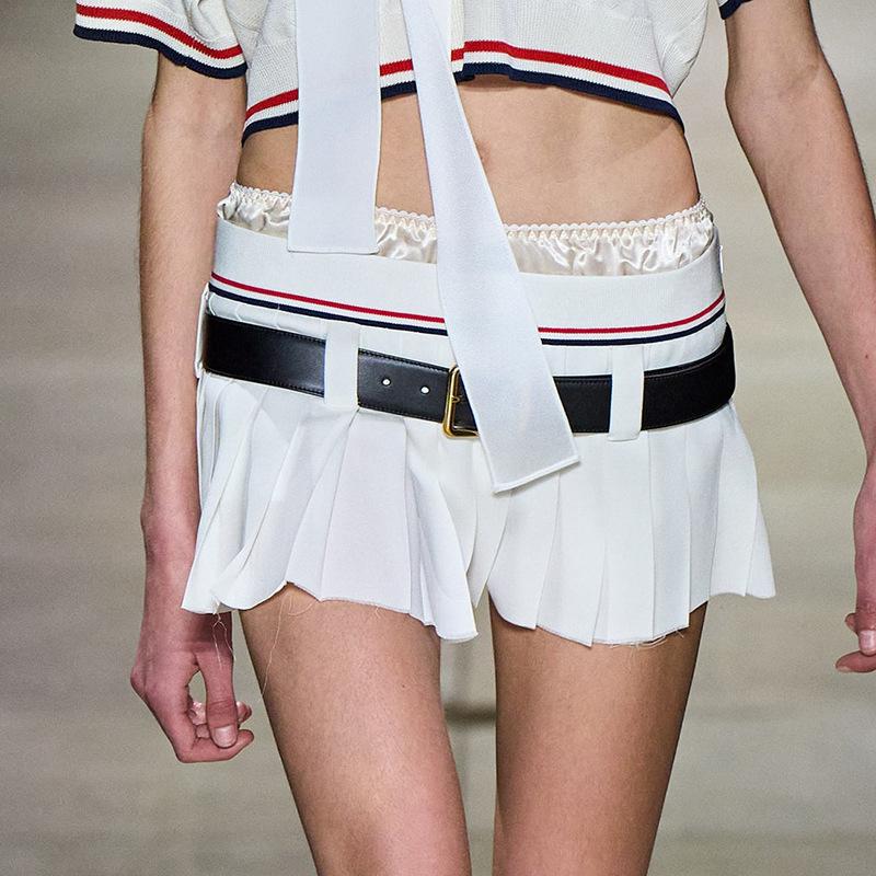 Skirts Xingqing 2000s Mini Skirt White Low Waist Pleated With Belt Y2k Aesthetic Women Fairy Grunge E Girl Streetwear, As photo shows
Skirts Xingqing 2000s Mini Skirt White Low Waist Pleated With Belt Y2k Aesthetic Women Fairy Grunge E Girl Streetwear, As photo shows