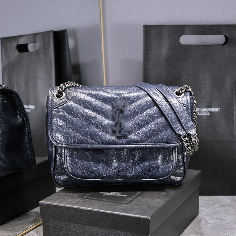 S/M size Oil Wax Cowhide Niki Shoulder Crossbody Bag Designer Luxury Handbags Women Envelope Messenger Bag Lady Flap Purses Clutch Wallets, Add box
S/M size Oil Wax Cowhide Niki Shoulder Crossbody Bag Designer Luxury Handbags Women Envelope Messenger Bag Lady Flap Purses Clutch Wallets, Add box
