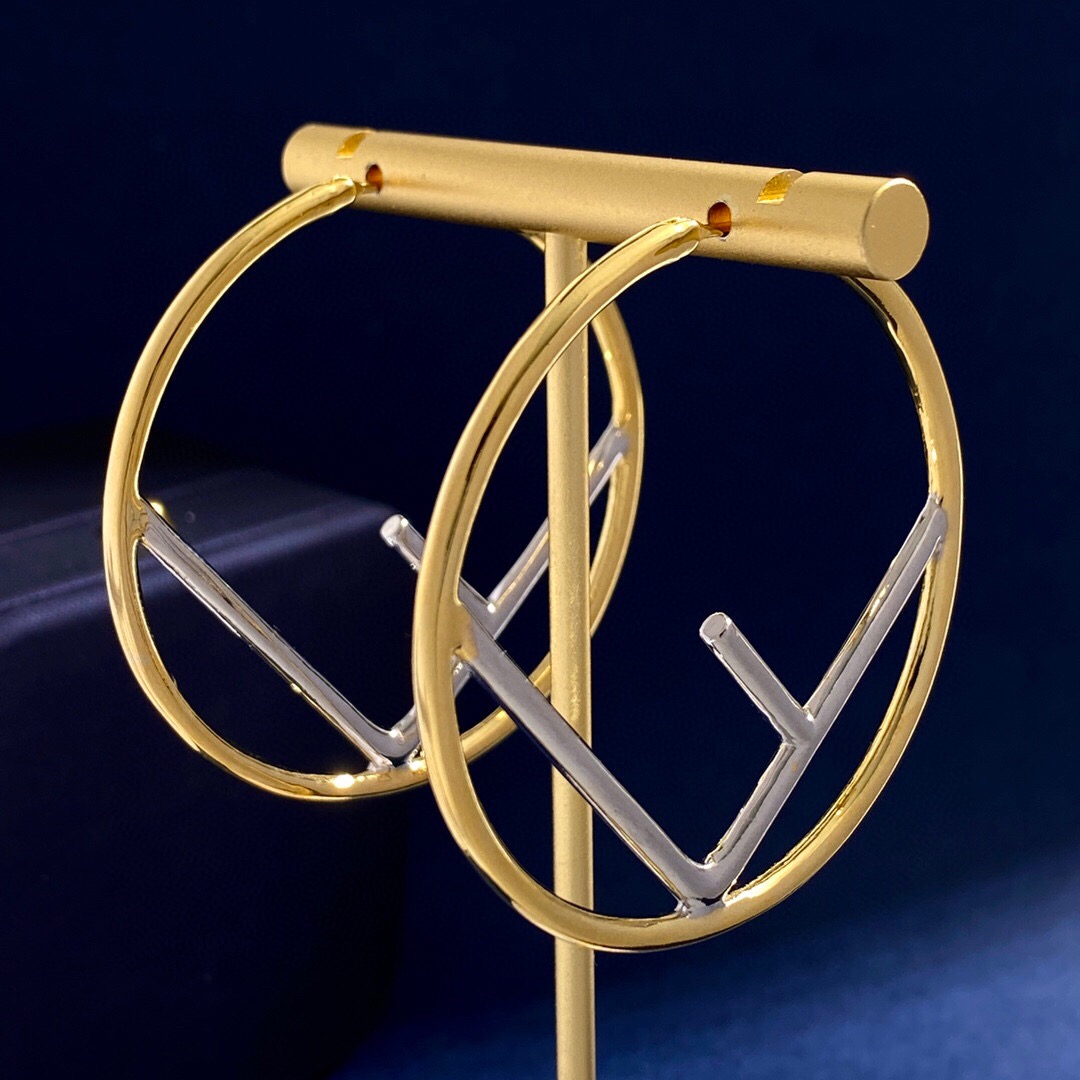 2022 Top quality Charm large size drop earring in two colors plated for women wedding jewelry gift have box stamp PS7875
2022 Top quality Charm large size drop earring in two colors plated for women wedding jewelry gift have box stamp PS7875