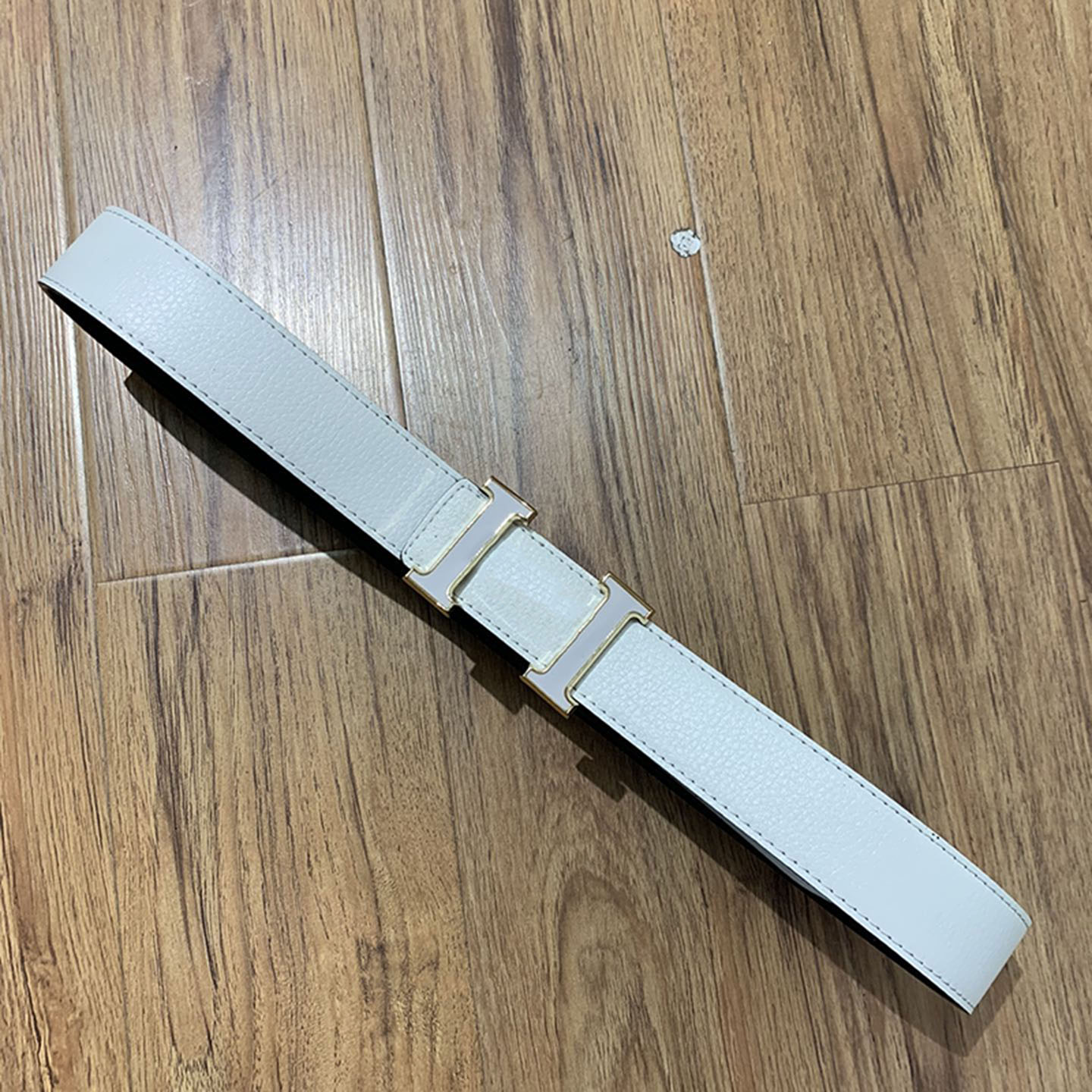 Fashion Men Designers Belts Women Mens Casual Letter H Classic Smooth Buckle Leather Belt Width 3.8cm Ceinture Girdle Cintura Ceintures 2022, As pics
Fashion Men Designers Belts Women Mens Casual Letter H Classic Smooth Buckle Leather Belt Width 3.8cm Ceinture Girdle Cintura Ceintures 2022, As pics