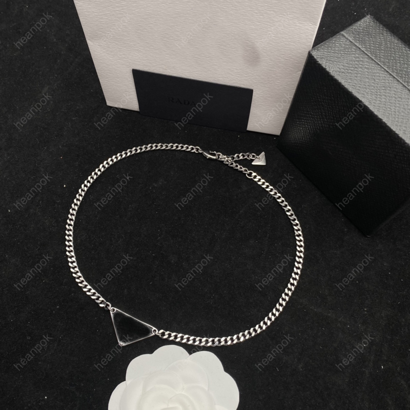 2022 Women Luxury Earrings Designers Bracelet Necklace Pendant Triangle Designers Jewelry Set Fashion Silver Chain Link Ornaments 22040101R, As pics
2022 Women Luxury Earrings Designers Bracelet Necklace Pendant Triangle Designers Jewelry Set Fashion Silver Chain Link Ornaments 22040101R, As pics