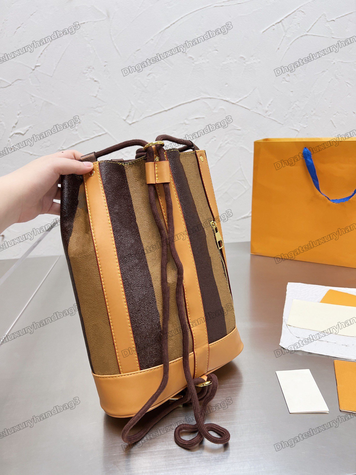 2022 Womens Desinger Randonee Messenger Shoulder Bags M45968 Monograms Stripes Brown Coated Canvas Outdoor Vintage Adjustable Drawstring Backpack
2022 Womens Desinger Randonee Messenger Shoulder Bags M45968 Monograms Stripes Brown Coated Canvas Outdoor Vintage Adjustable Drawstring Backpack