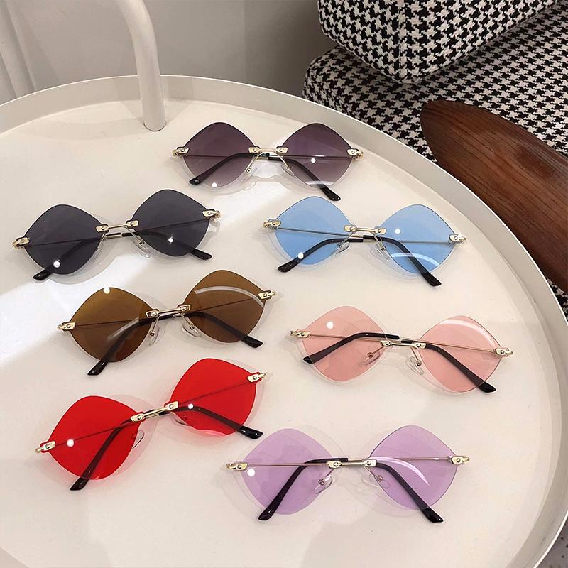 Sunglasses Rimless Rhombus Colorful Trendy Fashion Male Female Eyewear Vintage Brand Designer Shades For Man Women
Sunglasses Rimless Rhombus Colorful Trendy Fashion Male Female Eyewear Vintage Brand Designer Shades For Man Women