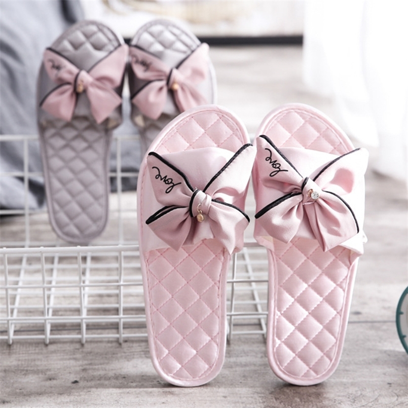 Elegant OpenToe knot Women House Slippers Faux Slik Bedroom Flat Ladies Fabric Shoes Indoor Women Slides Nonslip 220615, Black
Elegant OpenToe knot Women House Slippers Faux Slik Bedroom Flat Ladies Fabric Shoes Indoor Women Slides Nonslip 220615, Black