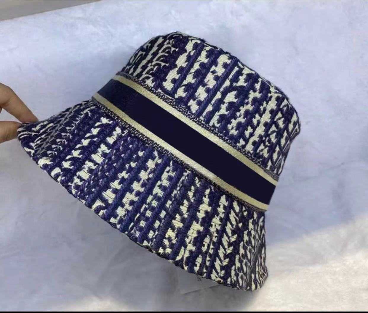Caps Hats Mens Bonnet Beanie Bucket Hat Womens Baseball Cap Fedora Fitted Woman Luxurys Design Chapeaux
Caps Hats Mens Bonnet Beanie Bucket Hat Womens Baseball Cap Fedora Fitted Woman Luxurys Design Chapeaux