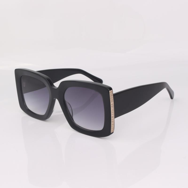 Sunglasses Acetate Rectangle Women With Metal Details Grey Gradient LensesSunglasses
Sunglasses Acetate Rectangle Women With Metal Details Grey Gradient LensesSunglasses