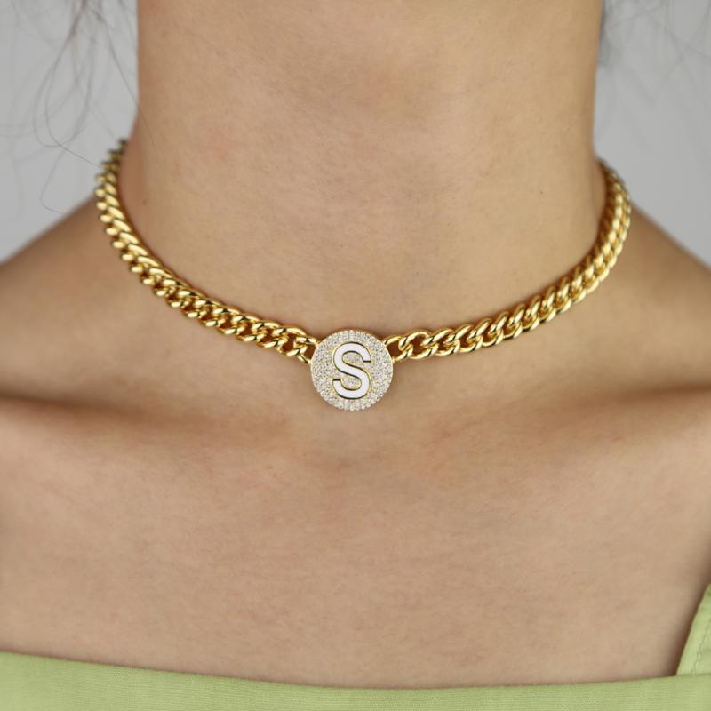 Chokers Hip Hop Iced Out Cz Round Heart With Letter S Engraved Coin Pendant Necklaces For Women Charm Miami Cuban Chain Choker JewelryChoker
Chokers Hip Hop Iced Out Cz Round Heart With Letter S Engraved Coin Pendant Necklaces For Women Charm Miami Cuban Chain Choker JewelryChoker