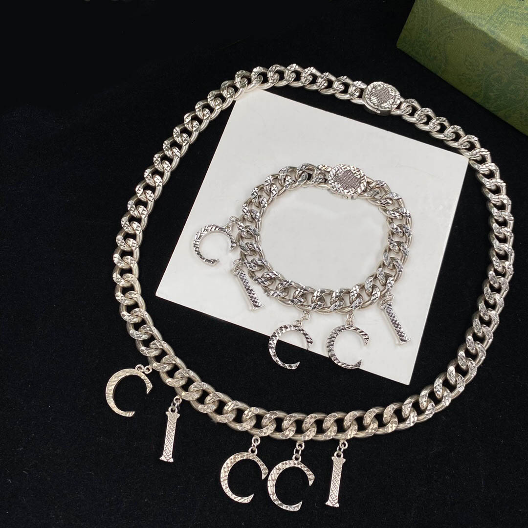 Fashion Chokers necklace bijoux bracelet for lady mens Women Party Wedding Lovers gift engagement jewelry for Bride with box
Fashion Chokers necklace bijoux bracelet for lady mens Women Party Wedding Lovers gift engagement jewelry for Bride with box