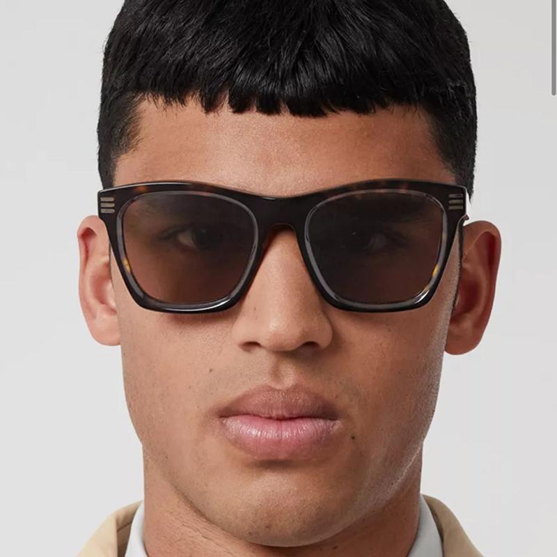 Sunglasses Classic Vintage Stripe Square Women Men Fashion Designer Trend Rivet Driving Sun Glasses For Male UV400
Sunglasses Classic Vintage Stripe Square Women Men Fashion Designer Trend Rivet Driving Sun Glasses For Male UV400