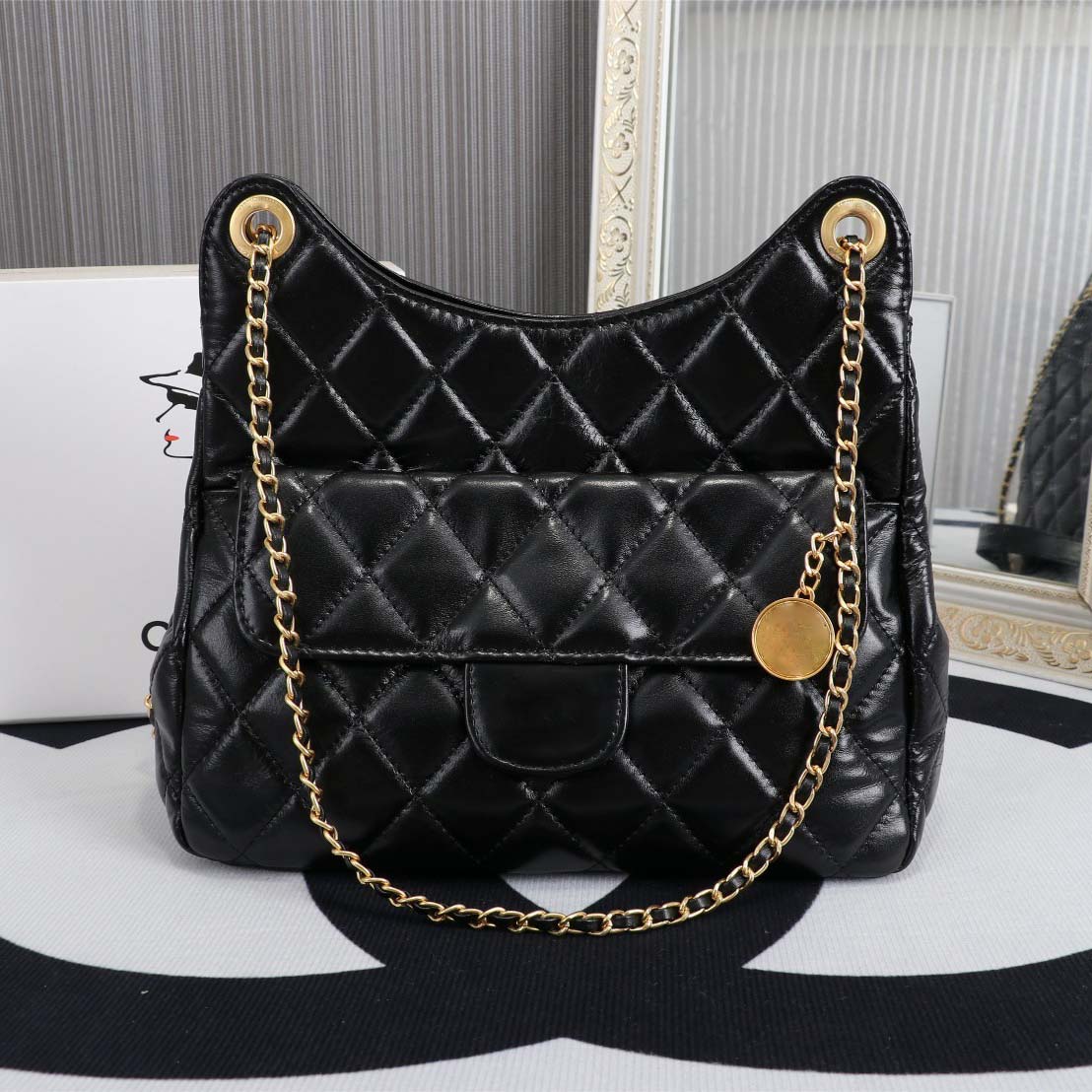 Fashion Shoulder Bags Classic Pu Leather large capacity Style Gold Chain Women Bag Handbag Tote Bags Messenger Handbags, Color1
Fashion Shoulder Bags Classic Pu Leather large capacity Style Gold Chain Women Bag Handbag Tote Bags Messenger Handbags, Color1