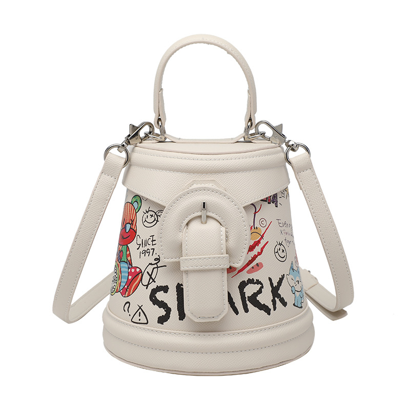 Luxury Designer Bags Fashion Trends Printed Graffiti Bear Bucket Bag Female Handbag Summer Y220802, White
Luxury Designer Bags Fashion Trends Printed Graffiti Bear Bucket Bag Female Handbag Summer Y220802, White