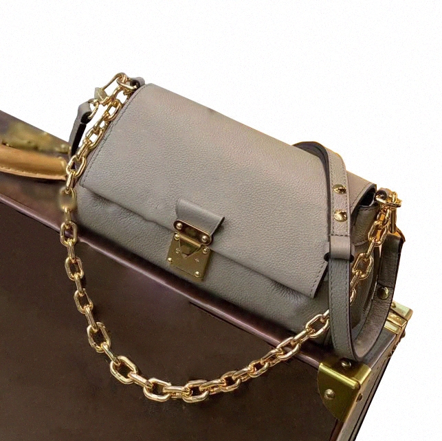 2022 vitange Baguette bags Classic Pattern hobo Crossbody Handbag Shoulder Bag swing buci favorite trunk Genuine Leather Luxury designer purse wallet fashion
2022 vitange Baguette bags Classic Pattern hobo Crossbody Handbag Shoulder Bag swing buci favorite trunk Genuine Leather Luxury designer purse wallet fashion