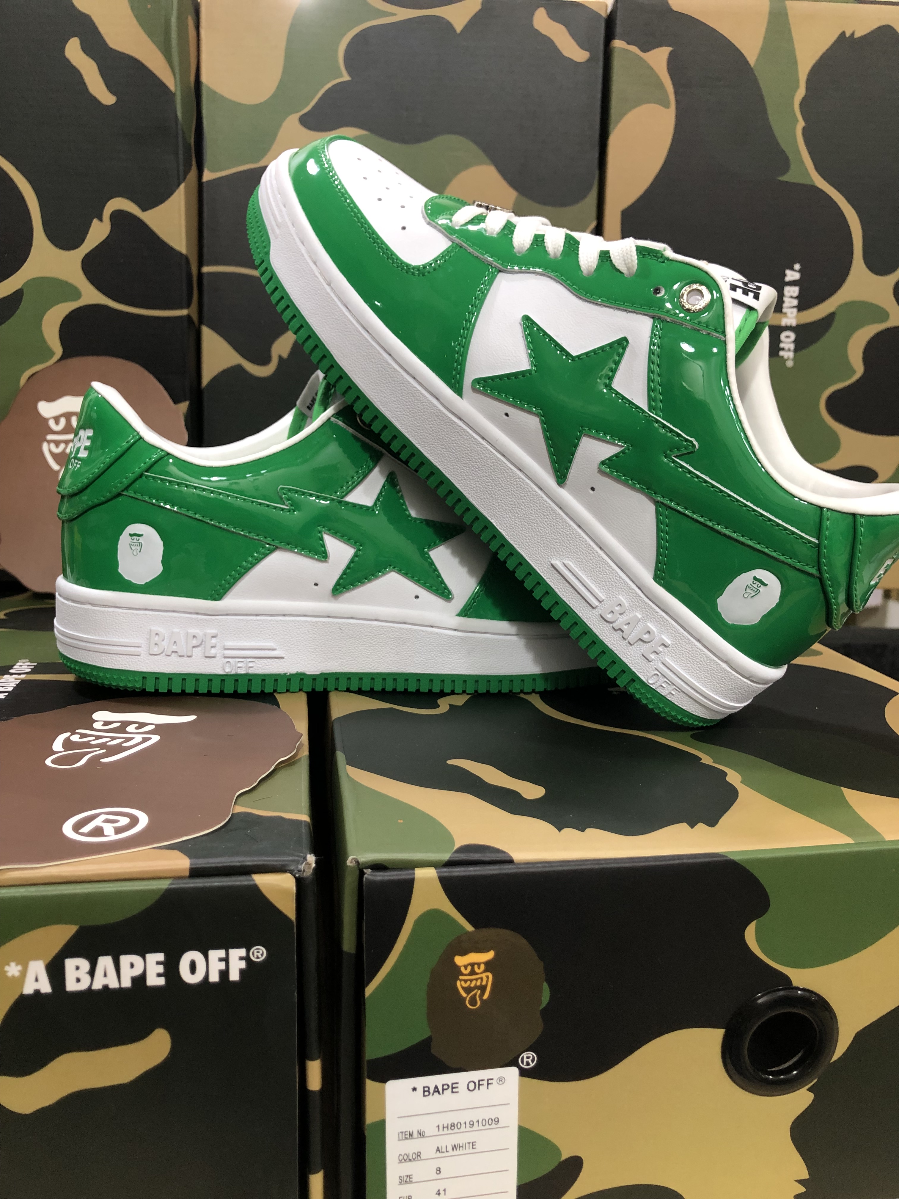 2022 bape off the latest men and women running shoes casual pair shoes sneakers white blue green orange red patent leather, B11
2022 bape off the latest men and women running shoes casual pair shoes sneakers white blue green orange red patent leather, B11
