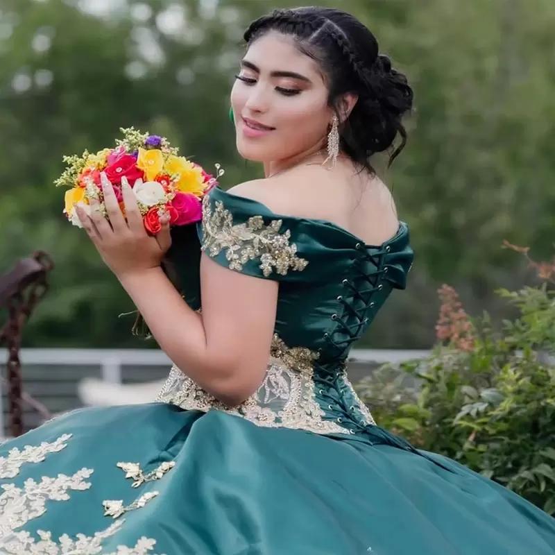 Emerald Green Puffy Skirt Princess Mexican Quinceanera Prom Dresses 2022 Off Shoulder Gold Lace Beaded Vestido 15 anos cinderela