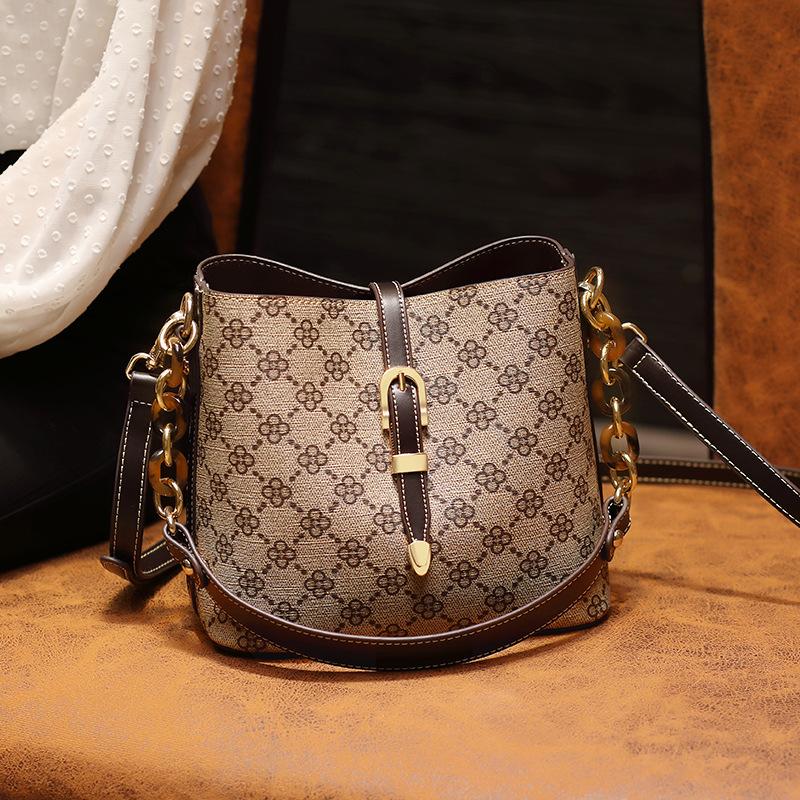 Evening Bags Luxury Texture 2022 Summer Fashion Designer Shoulder Crossbody Bag Printed With A Hundred Casual Handheld Bucket Tide, Light-grey
Evening Bags Luxury Texture 2022 Summer Fashion Designer Shoulder Crossbody Bag Printed With A Hundred Casual Handheld Bucket Tide, Light-grey