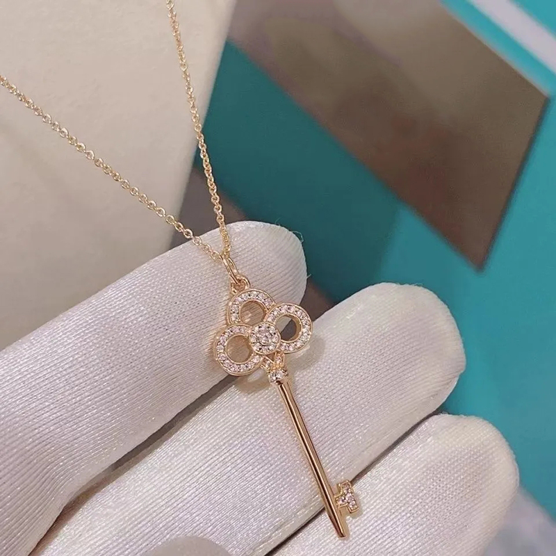 Rose Gold Key Pendant for Lady 925 silver Clavicle Chain For Valentine's Day pink Platinum
Rose Gold Key Pendant for Lady 925 silver Clavicle Chain For Valentine's Day pink Platinum