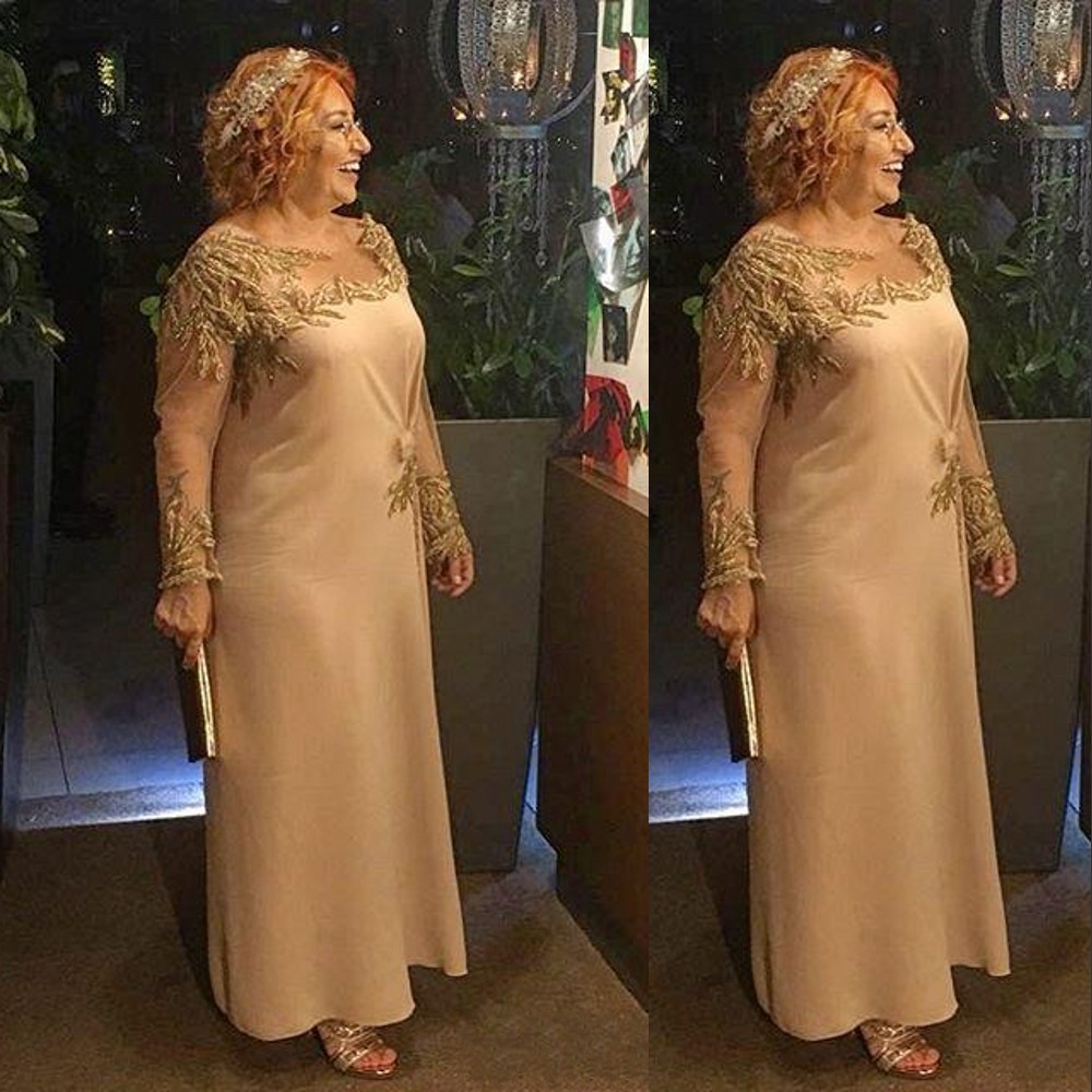 2022 Vintage Mother of the Bride Dresses Gold Champagne Jewel Neck Long Sleeves Lace Appliques Sequined Crystal Ankle Length Party Dress Wedding Guest