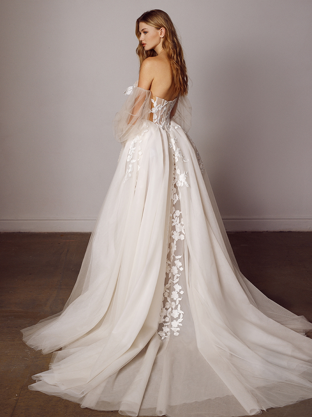 New Arrival Lace Appliques Off Shoulder Wedding Dress Princess A e Custom Made Sweep Train Bridal Dresses Vestido De Novia