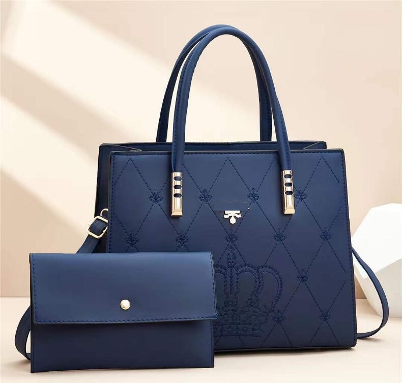 Duffel Bags 2021 Leather Single Shoulder Solid Color Vintage PU Hand Bag Ladies Luxury Handbags Designer For Women
Duffel Bags 2021 Leather Single Shoulder Solid Color Vintage PU Hand Bag Ladies Luxury Handbags Designer For Women