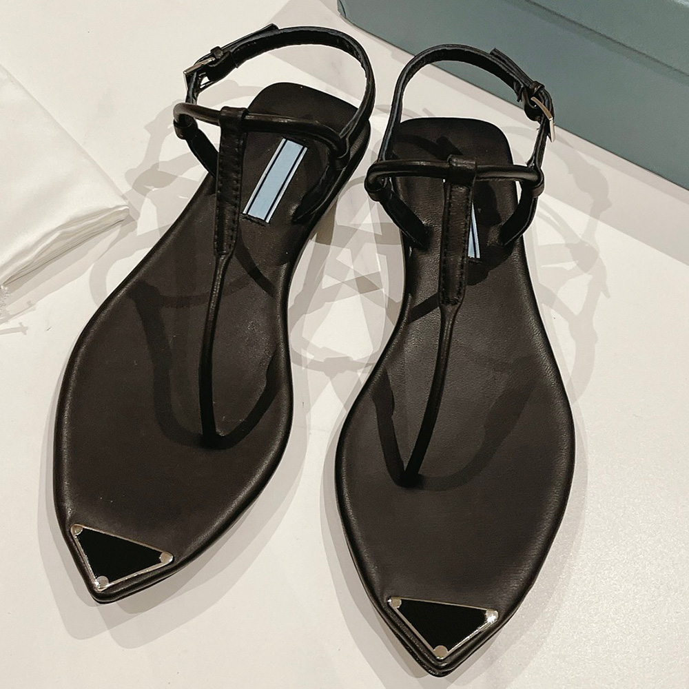 Brushed leather thong sandals These brushed sandal combine purity and iconicity Evolving from a classic fit with modern twist they feature unique femininity, Shipping supplement
Brushed leather thong sandals These brushed sandal combine purity and iconicity Evolving from a classic fit with modern twist they feature unique femininity, Shipping supplement
