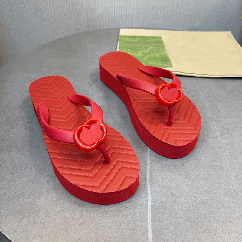 T2301303 Slippers 2022 Designer Slides Women's Chevron Thong Sandal Flip Flop Fashion Slipper Textured Patterns Rubber Bottom Black Red Summer Beach Casual
T2301303 Slippers 2022 Designer Slides Women's Chevron Thong Sandal Flip Flop Fashion Slipper Textured Patterns Rubber Bottom Black Red Summer Beach Casual