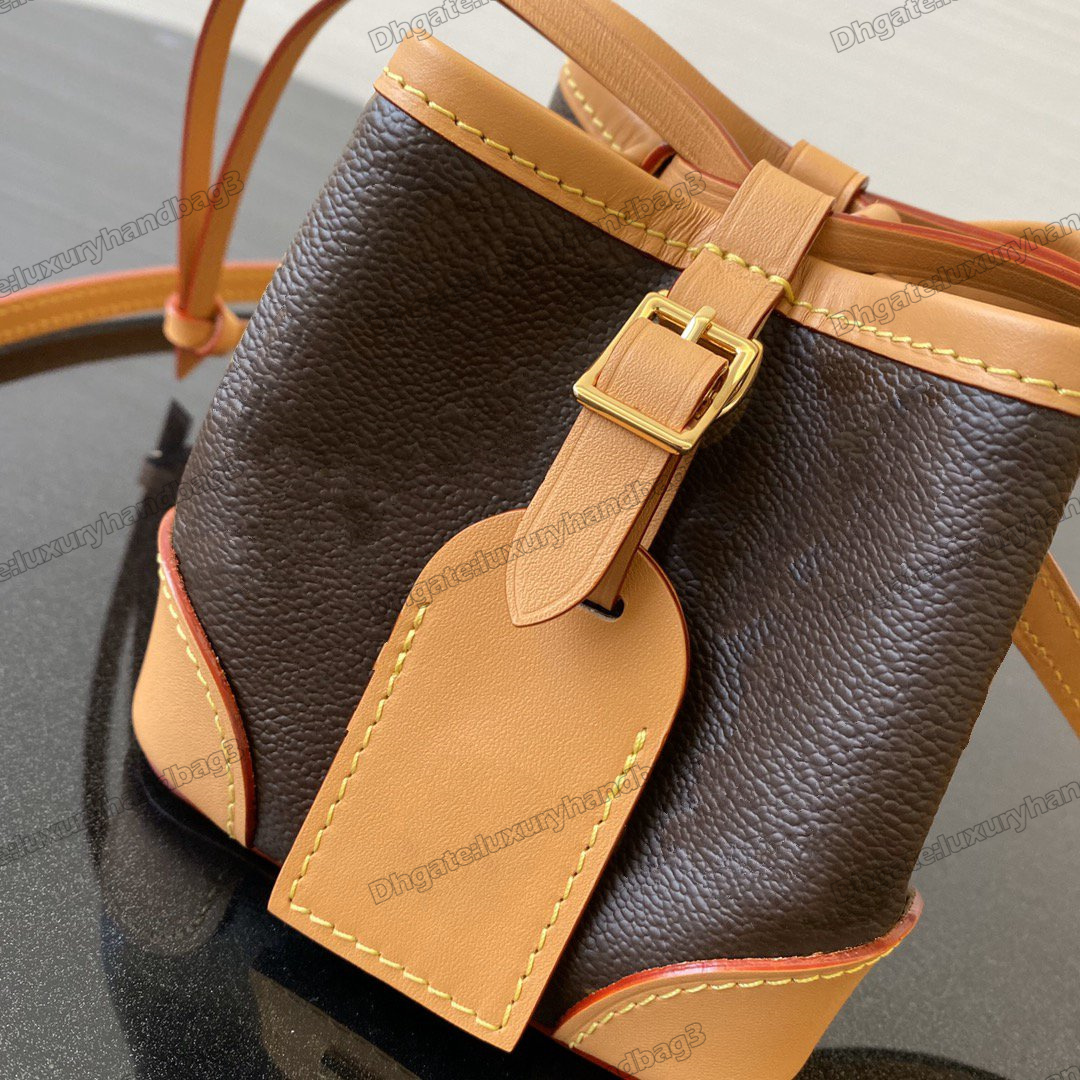 2022 NEONOE Mini Bucket Bag Luggage Tag Crossbody Bags Drawstring Closure Wallet Designer Handbags Noe Purse M57099
2022 NEONOE Mini Bucket Bag Luggage Tag Crossbody Bags Drawstring Closure Wallet Designer Handbags Noe Purse M57099