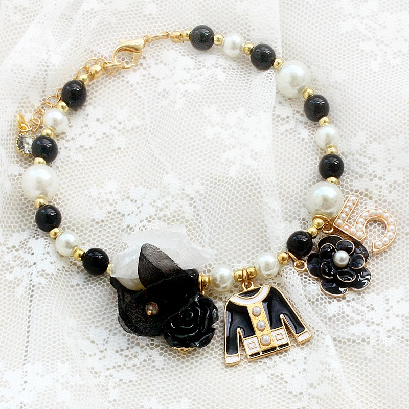 Adjustable Handmade Dog Accessories Dog Apparel Pet Jewelry Luxury Gift Pearl Necklace Classic Black White Camellia Pendant Poodle Party Holiday Birthday
Adjustable Handmade Dog Accessories Dog Apparel Pet Jewelry Luxury Gift Pearl Necklace Classic Black White Camellia Pendant Poodle Party Holiday Birthday