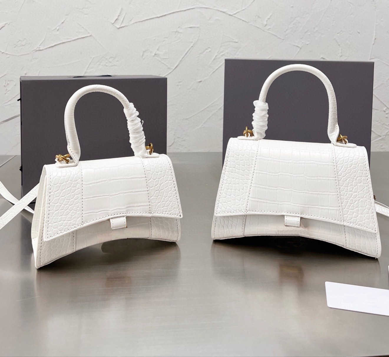 Designer Fashion shoulder bag women handbag temperament fashion luxury cross body bag
Designer Fashion shoulder bag women handbag temperament fashion luxury cross body bag
