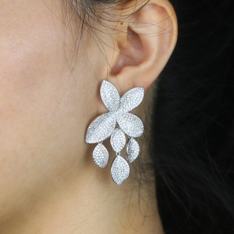 Dangle & Chandelier Summer Top Quality Luxury Iced Out Bling Sparking Cz Big Flower Leaf Earring For Women Girl Delicate Wedding JewelryDang
Dangle & Chandelier Summer Top Quality Luxury Iced Out Bling Sparking Cz Big Flower Leaf Earring For Women Girl Delicate Wedding JewelryDang
