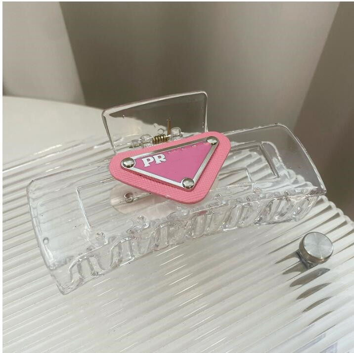 designer P label triangle largecatch hair accessories double spell transparent acrylic shark catch clip plate hair clip back head
designer P label triangle largecatch hair accessories double spell transparent acrylic shark catch clip plate hair clip back head