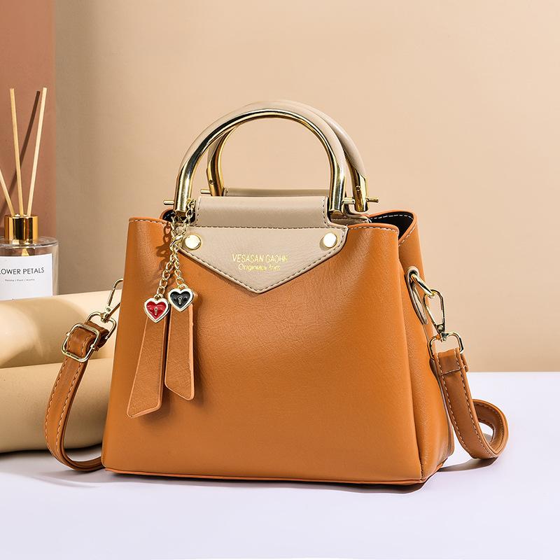 Shoulder Bags High-quality Simple Messenger Bag Women's 2022 Selling All-match Summer Fashion HandbagShoulder, Black
Shoulder Bags High-quality Simple Messenger Bag Women's 2022 Selling All-match Summer Fashion HandbagShoulder, Black