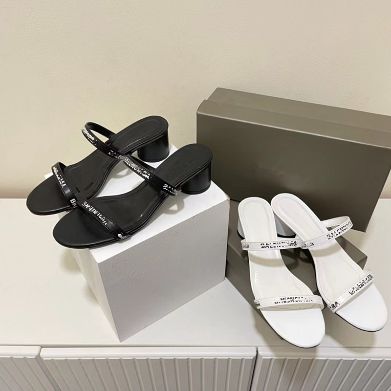 luxury Paris low heels women's sandals slippers Stretch Letter Strap Chunky Heel Beach Resort Banquet flip-flops Ladies High-heeled sandals, Black
luxury Paris low heels women's sandals slippers Stretch Letter Strap Chunky Heel Beach Resort Banquet flip-flops Ladies High-heeled sandals, Black