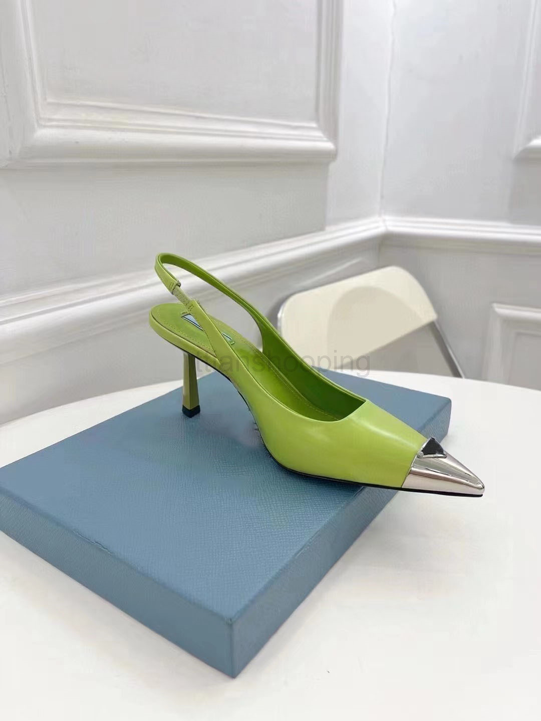 new model europ Fashion women's sandals sexy shoes swimming pool banquet shoes crystal transparent material Iron toe cap high heel shoelace, Blue
new model europ Fashion women's sandals sexy shoes swimming pool banquet shoes crystal transparent material Iron toe cap high heel shoelace, Blue