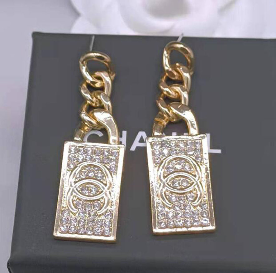 22SS 19color 18K Gold Plated Letters Stud Luxury Fashion Studs Classic Design Earring Jewelry Wholesale
22SS 19color 18K Gold Plated Letters Stud Luxury Fashion Studs Classic Design Earring Jewelry Wholesale