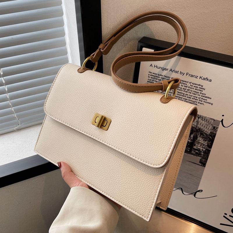 Evening Bags Large Capacity Casual Shoulder Bag For Women Pu Leather Simple Luxury Designer Women's Handbag 2022 Fashion Solid Female Ba, Black
Evening Bags Large Capacity Casual Shoulder Bag For Women Pu Leather Simple Luxury Designer Women's Handbag 2022 Fashion Solid Female Ba, Black