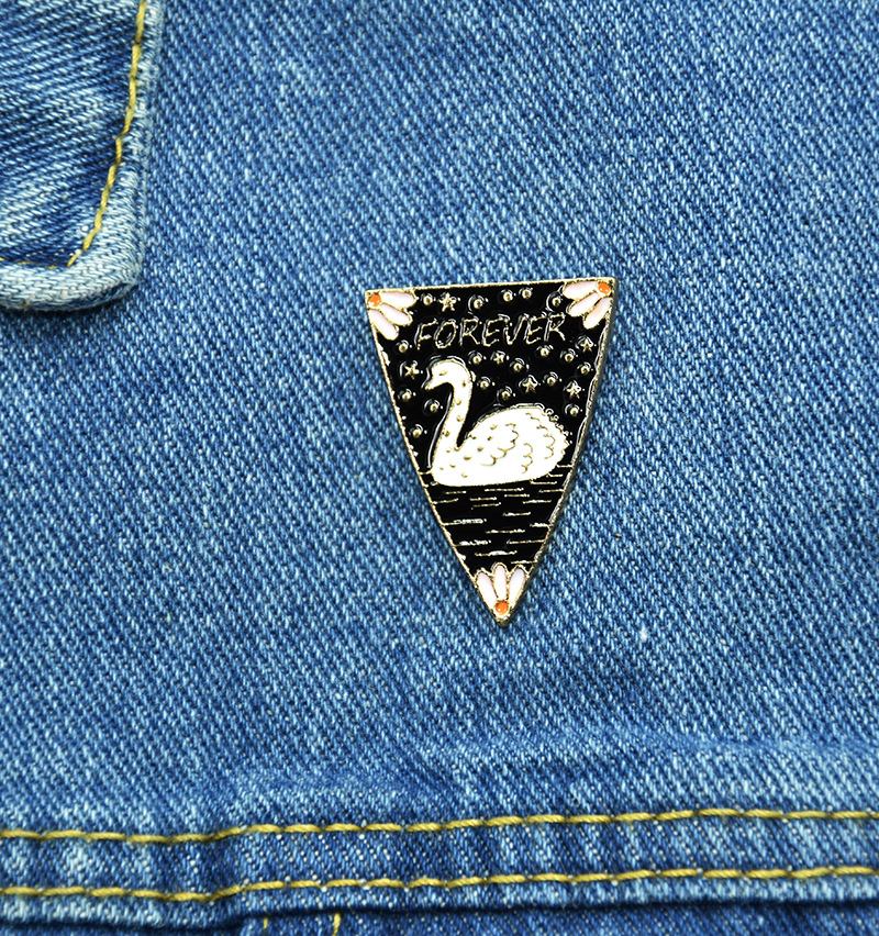 Cartoon Alloy FOREVER Letter Brooches White Swan Paint Enamel Pins Gold Plated Brooch for Girls Denim Shirt Badge Jewelry Gift Bag Accessories
Cartoon Alloy FOREVER Letter Brooches White Swan Paint Enamel Pins Gold Plated Brooch for Girls Denim Shirt Badge Jewelry Gift Bag Accessories