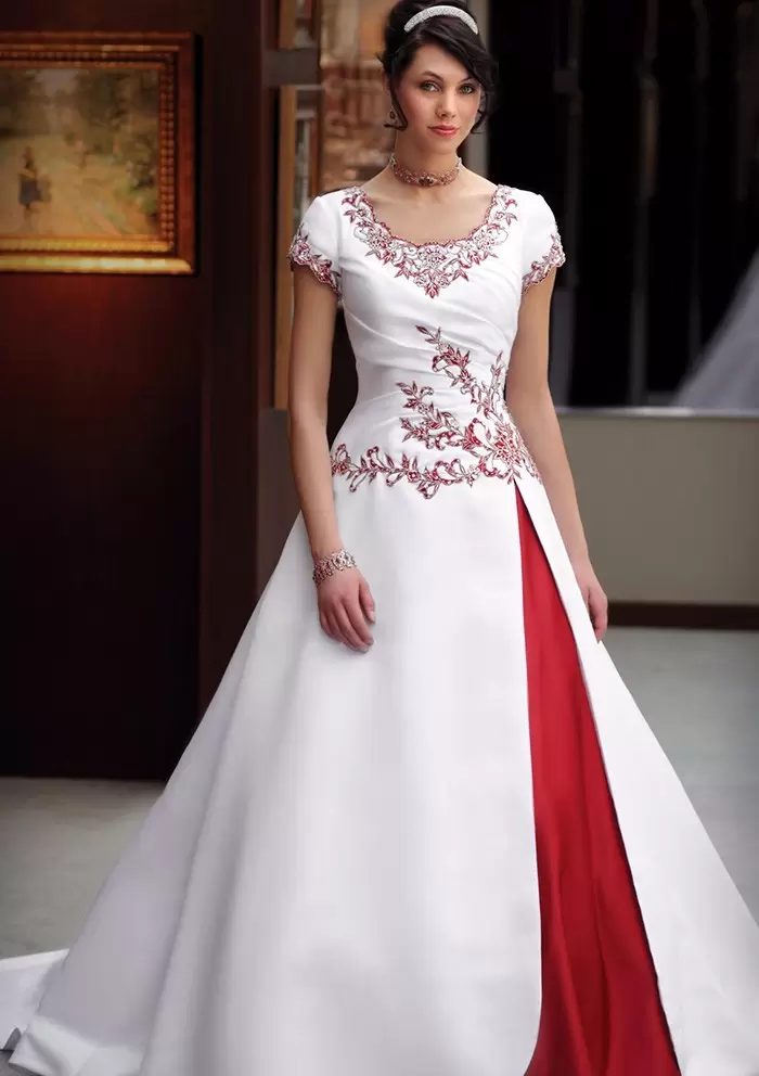 Vintage White And Red Wedding Dress 2022 Lace Embroidery Buttons Cap Short Sleeve A Line Stain Bridal Gowns Court Train Country Chapel Bride Dresses V