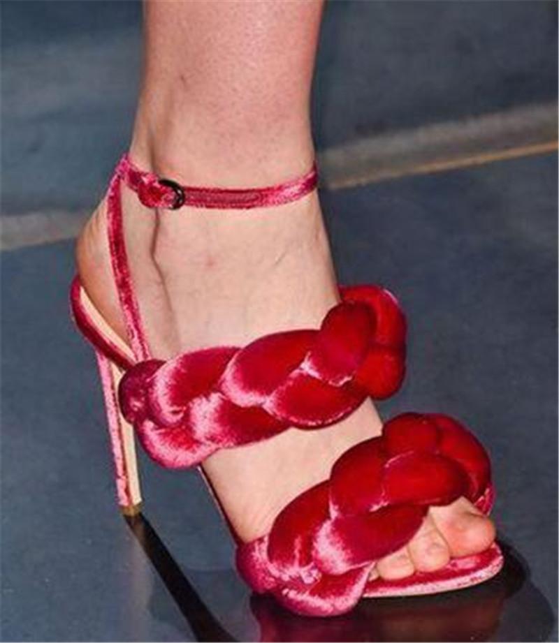 Sandals 2022 Summer Rope Knotted Suede Women Gladiator Braided Twist High Heels Red Peacock Blue Colorful Dress Banquet Shoes
Sandals 2022 Summer Rope Knotted Suede Women Gladiator Braided Twist High Heels Red Peacock Blue Colorful Dress Banquet Shoes