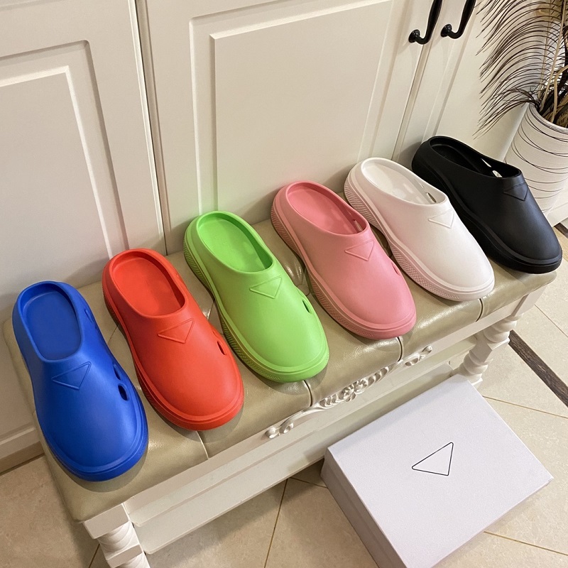 Designer Slipper Foam rubber Mules woman Slippers Embossed triangle logo man Rubber slides color light soft platform Sandal With Box
Designer Slipper Foam rubber Mules woman Slippers Embossed triangle logo man Rubber slides color light soft platform Sandal With Box